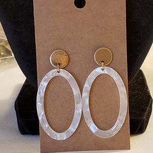 💐6/25 oval dangle gold toned circle post earrings